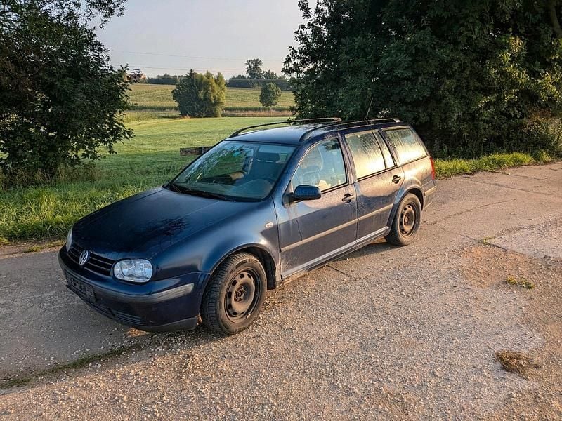 Blau Gebraucht 2000 VW Golf IV Kombi | 250 € - Bild 1/4
