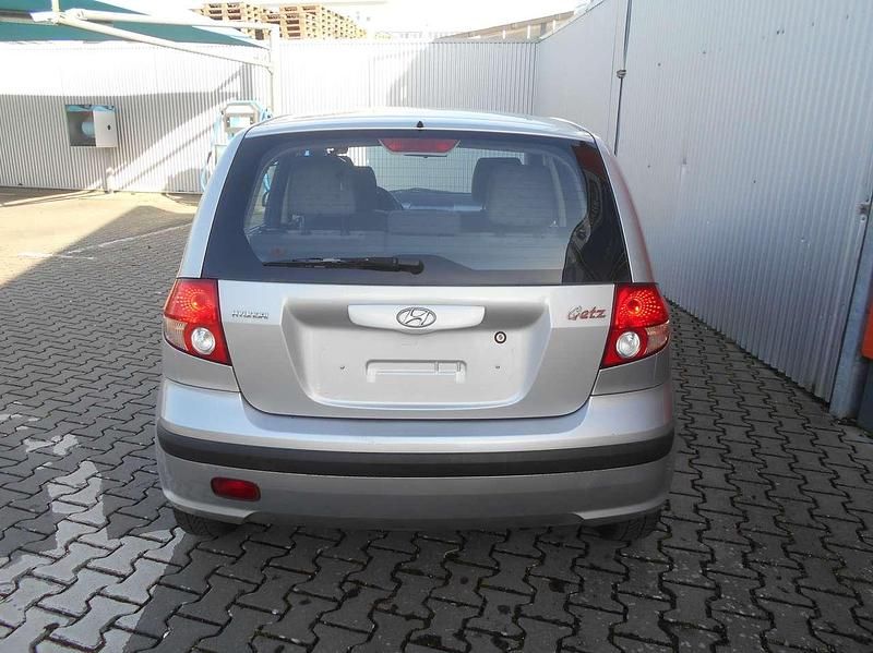 Gebraucht Hyundai Getz 63 PS (46 kW) 2005 Silber Kleinwagen