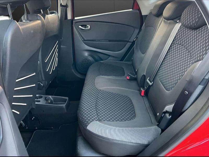 Używany Renault Captur Intens 90 KM (66 kW) 2019 Czerwony SUV