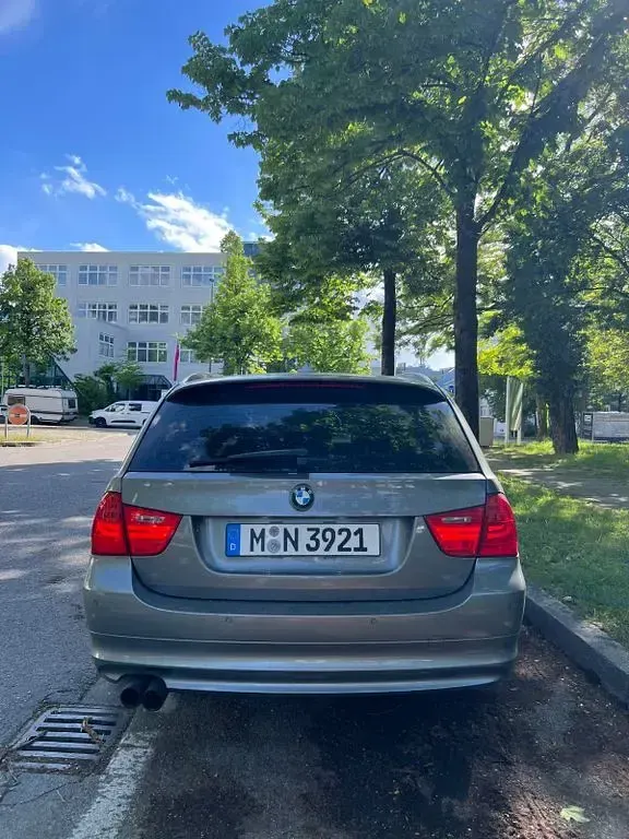 Używany BMW 325 Exclusive 218 KM (160 kW) 2012 Srebrny Kombi