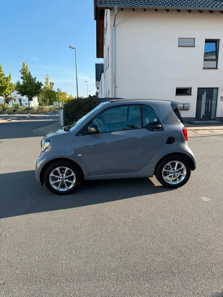 Gebraucht Smart ForTwo Coupé Passion 71 PS (52 kW) 2019 Grau Coupé