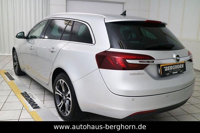 Gebraucht Opel Insignia Innovation 163 PS (119 kW) 2015 Argon silber Kombi