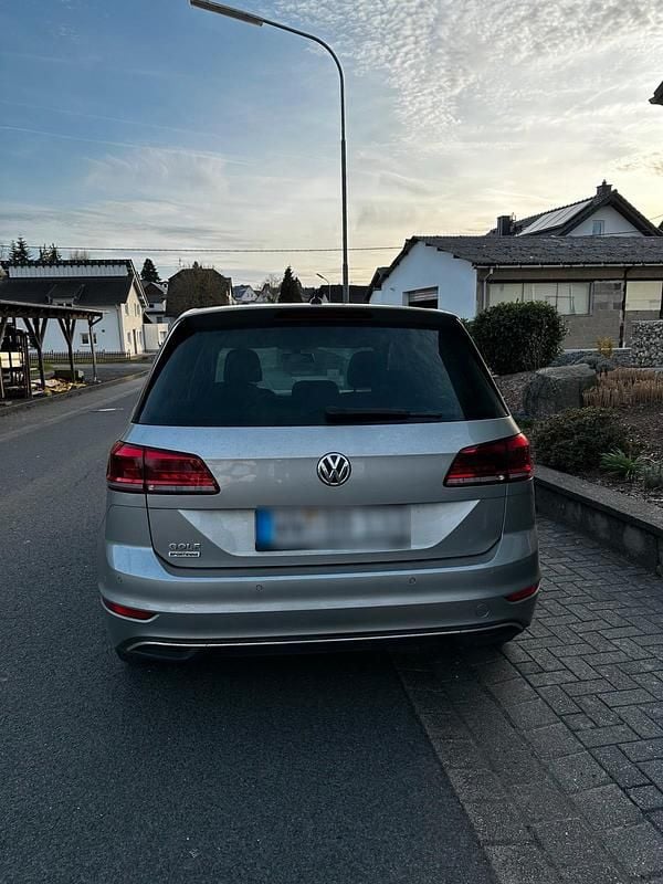 Gebraucht VW Golf VII 150 PS (110 kW) 2018 Silber Kombi