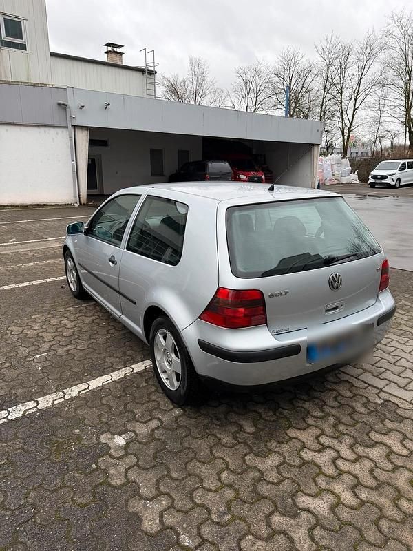Gebraucht VW Golf IV 105 PS (77 kW) 2000 Silber Kleinwagen