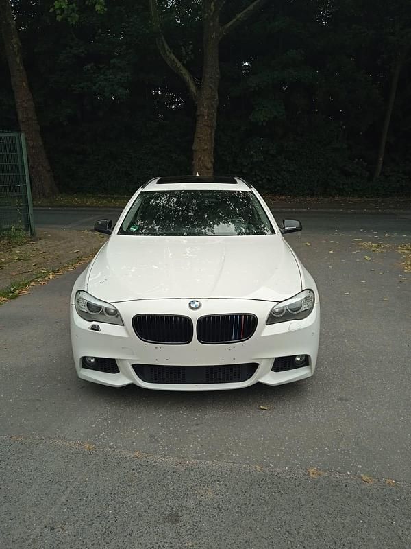 Weiß Gebraucht 2010 BMW 530 Kombi | 7.500 € (Guter Preis) - Bild 1/4