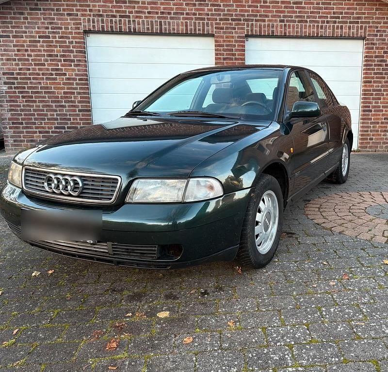 Grün Gebraucht 1998 Audi A4 Limousine | 1.400 € (Guter Preis) - Bild 1/4