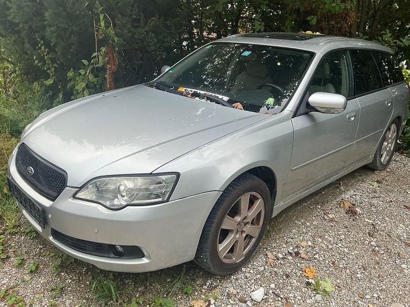 Silber Gebraucht 2004 Subaru Legacy Kombi | 1.975 € (Superpreis) - Bild 1/4