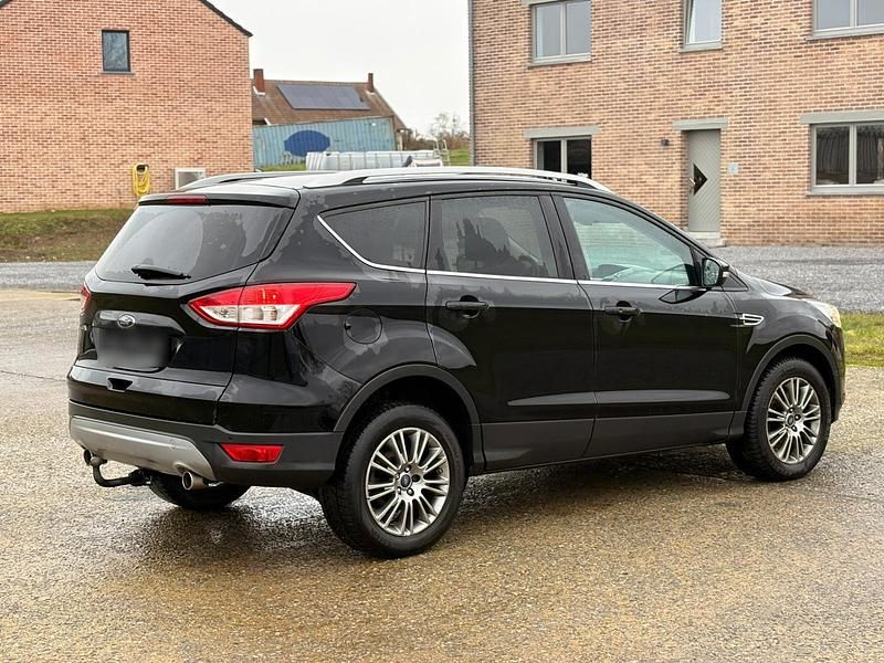 Second-hand Ford Kuga 163 CP (119 kW) 2015 Negru SUV