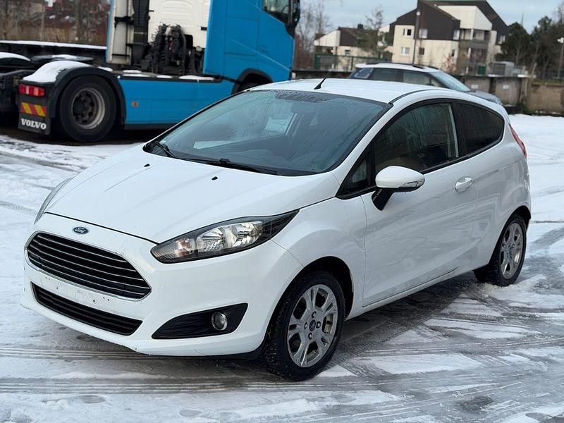 Gebraucht Ford Fiesta SYNC Edition 80 PS (58 kW) 2013 Frostweiß Kleinwagen