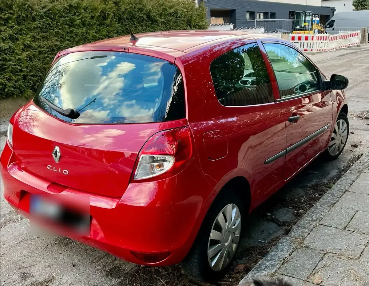 Gebraucht Renault Clio IV 75 PS (55 kW) 2012 Rot Limousine