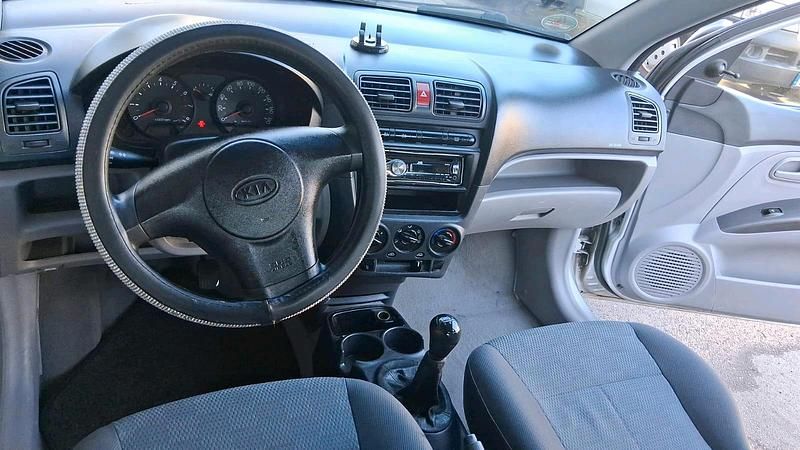 Gebraucht Kia Picanto 65 PS (47 kW) 2006 Silber Kleinwagen