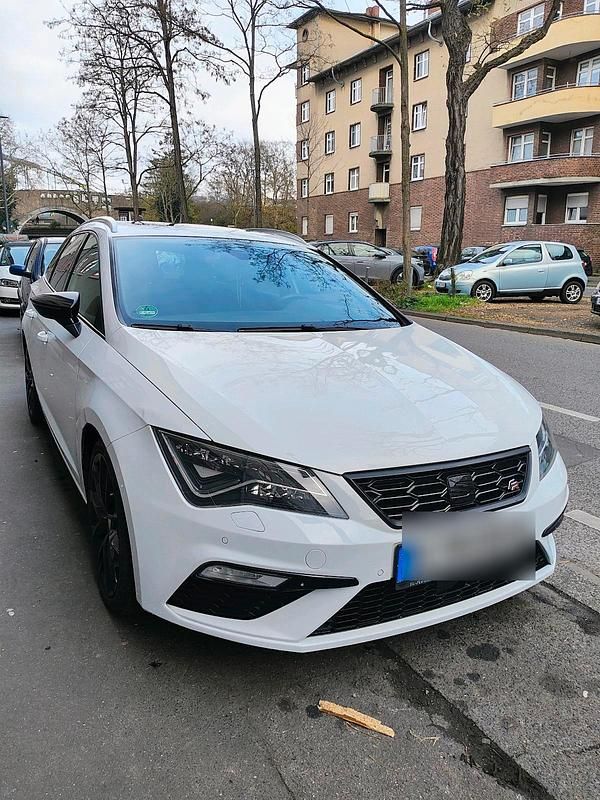 Weiß Gebraucht 2020 Seat Leon FR Kombi | 14.999 € (Superpreis) - Bild 1/4