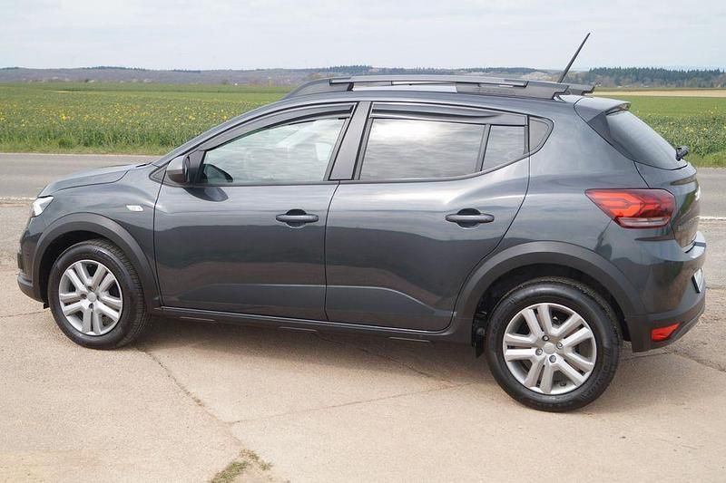 Gebraucht Dacia Sandero Expression 91 PS (66 kW) 2023 Grau SUV