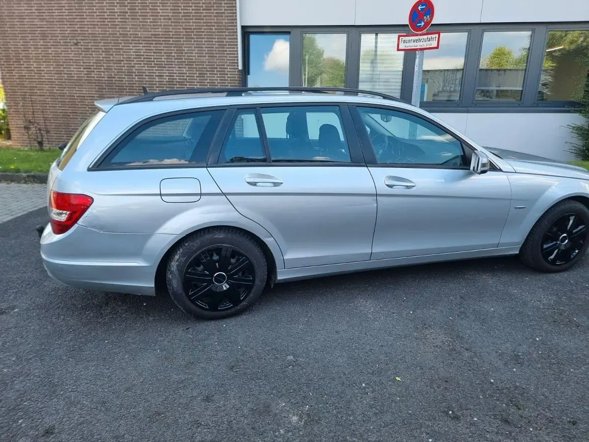 Gebraucht Mercedes C180 Elegance 120 PS (88 kW) 2011 Silber Kombi
