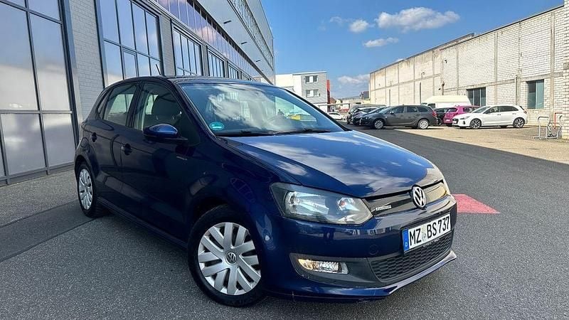 Second-hand VW Polo 75 CP (55 kW) 2013 Albastru Hatchback