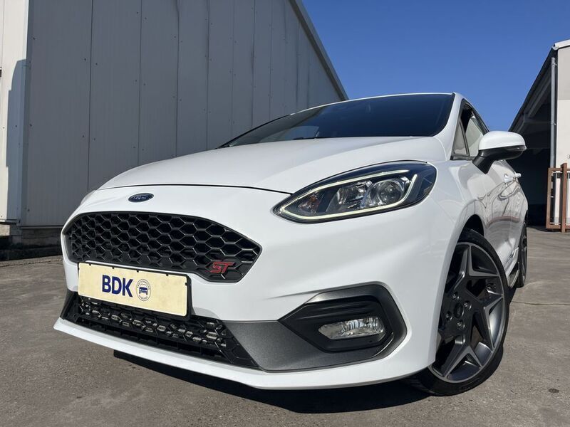 Weiß Gebraucht 2019 Ford Fiesta Performance Edition Kleinwagen | 14.999 € (Guter Preis) - Bild 1/4