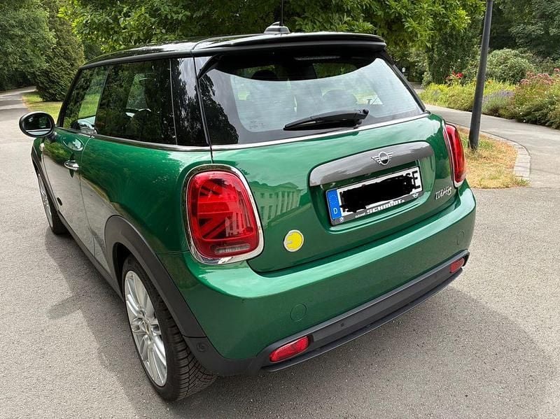 Gebraucht Mini Cooper SE 135 kW (184 PS) 2021 Grün Kleinwagen