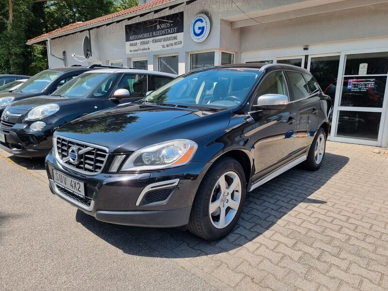 Schwarz Gebraucht 2013 Volvo XC60 R-Design SUV | 9.900 € (Fairer Preis) - Bild 1/4