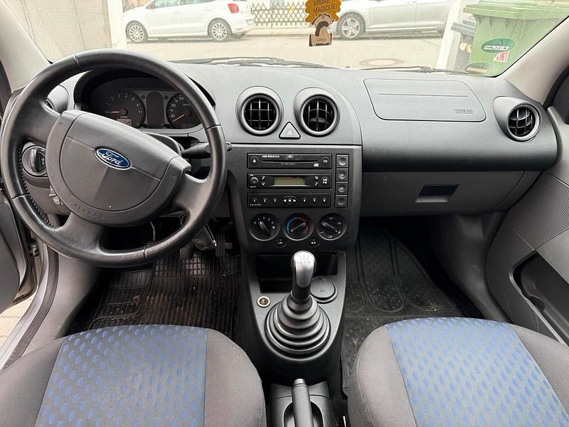 Gebraucht Ford Fiesta 100 PS (73 kW) 2002 Grau Kleinwagen