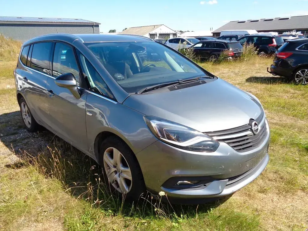Gebraucht Opel Zafira Innovation 135 PS (99 kW) 2018 Grau Van / Kleinbus