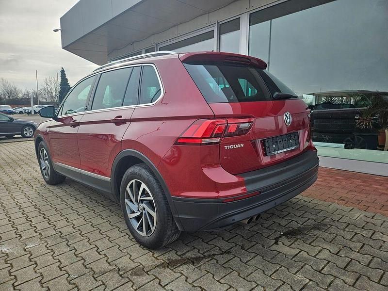 Gebraucht VW Tiguan Sound 150 PS (110 kW) 2018 Ruby red SUV