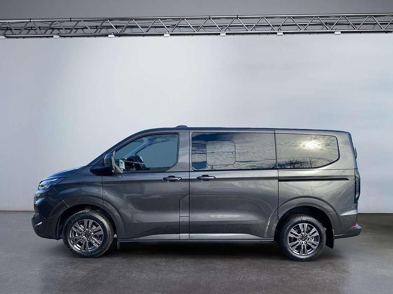 Neu Ford Tourneo Titanium 150 PS (110 kW) 2026 Magnetic grau Van / Kleinbus