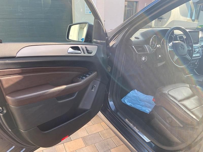 Grau Gebraucht 2025 Mercedes 350 SUV | 23.500 € - Bild 1/4