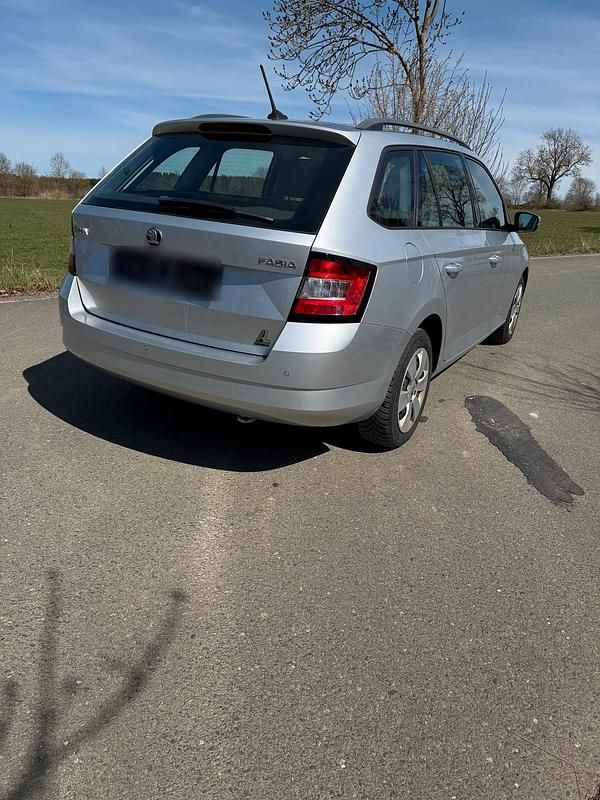 Gebraucht Skoda Fabia 90 PS (66 kW) 2017 Silber Kombi