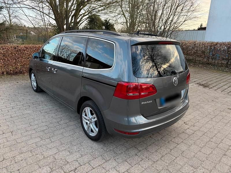 Gebraucht VW Sharan 140 PS (102 kW) 2011 Grau Van / Kleinbus