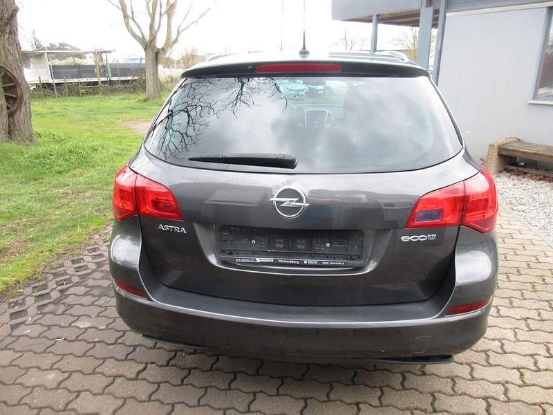 Gebraucht Opel Astra Design Edition 101 PS (74 kW) 2011 Grau Kombi
