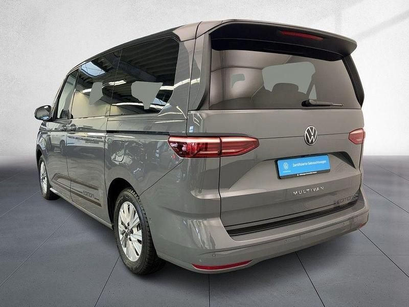 Gebraucht VW Multivan Edition 150 PS (110 kW) 2026 Pure grey/deep black perleffek Van