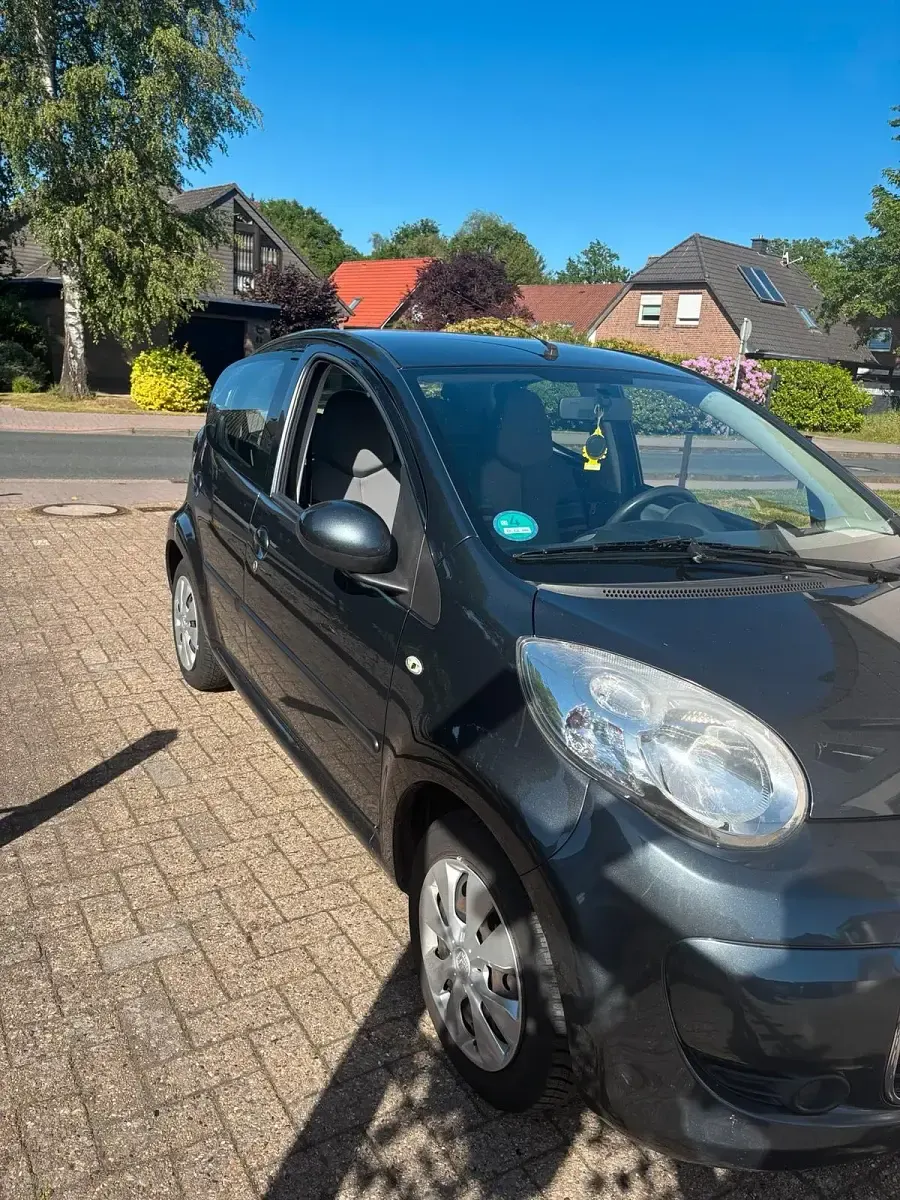 Gebraucht Citroën C1 68 PS (50 kW) 2011 Grau Kleinwagen