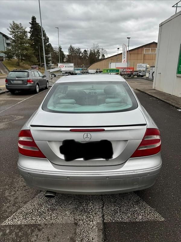 Gebraucht Mercedes CLK200 163 PS (119 kW) 2004 Silber Coupé