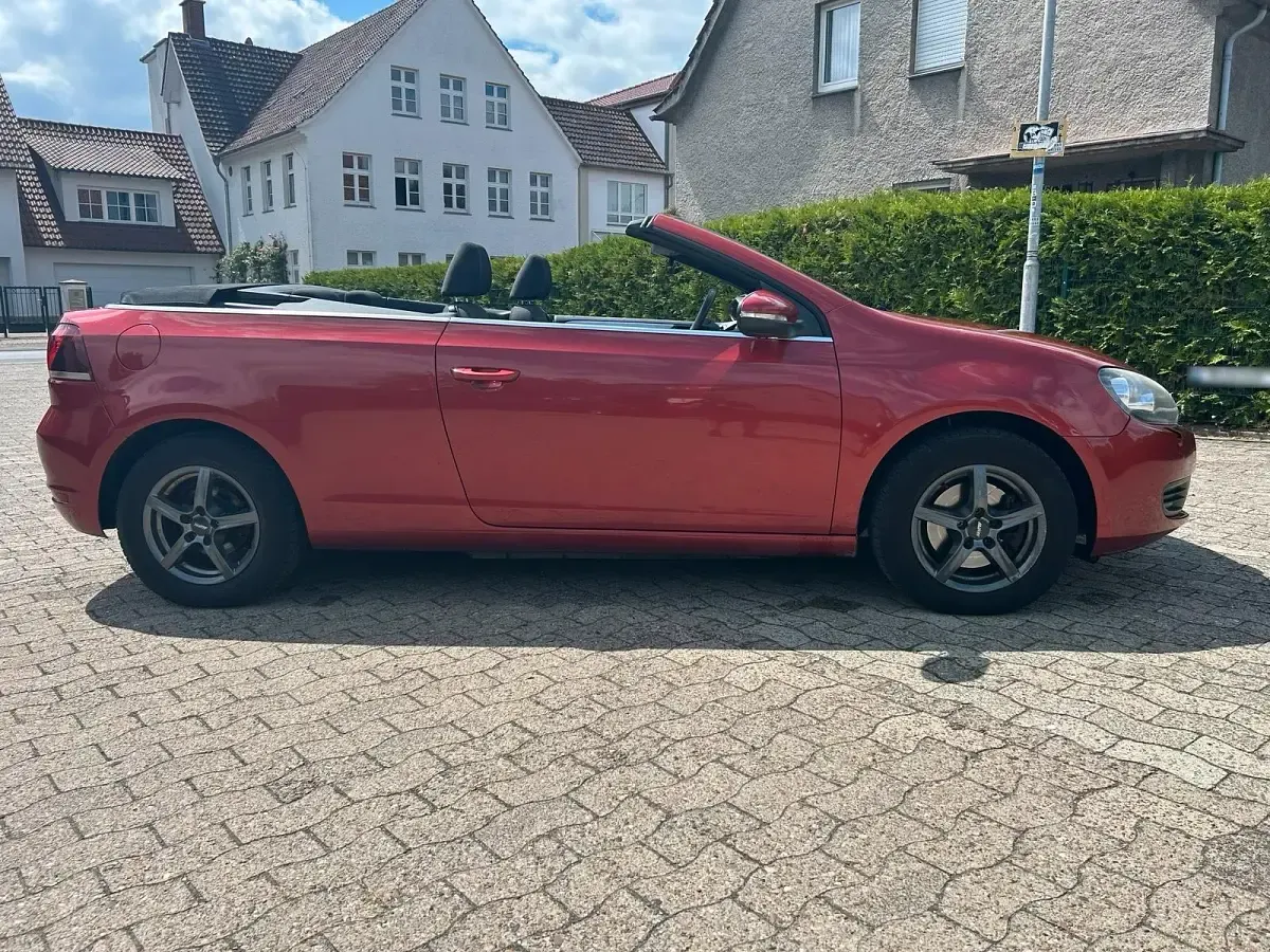 Gebraucht VW Golf VII 105 PS (77 kW) 2014 Rot Cabrio