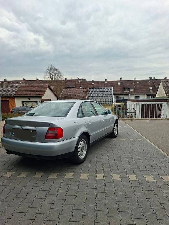Gebraucht Audi A4 125 PS (91 kW) 1997 Gelb Limousine