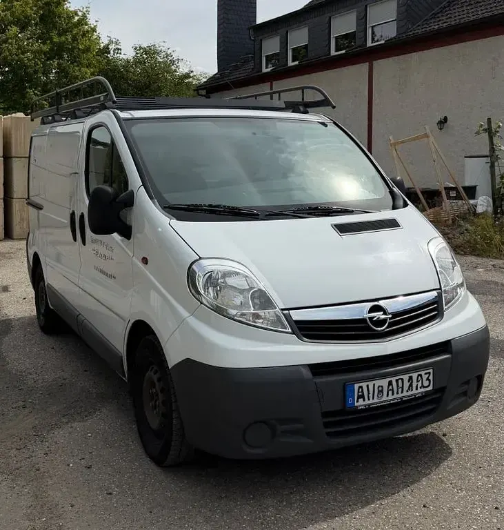 Gebraucht Opel Vivaro 145 PS (106 kW) 2008 Weiß Van / Kleinbus