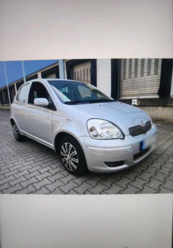 Gebraucht Toyota Yaris 65 PS (47 kW) 2005 Silber Kleinwagen
