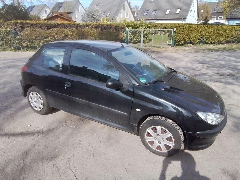 Gebraucht Peugeot 206 75 PS (55 kW) 2007 Schwarz Limousine