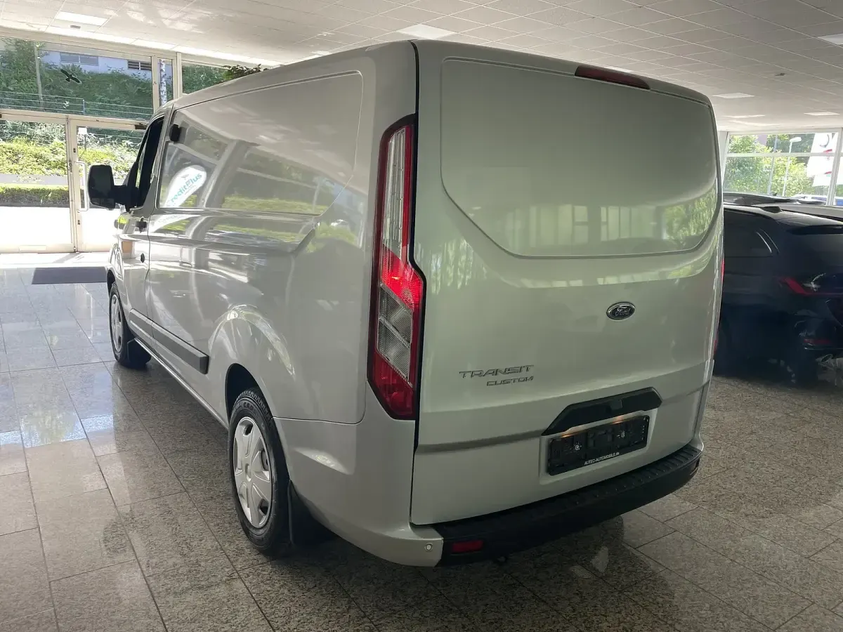 Gebraucht Ford Transit Custom 131 PS (96 kW) 2023 Silber, metallic Limousine
