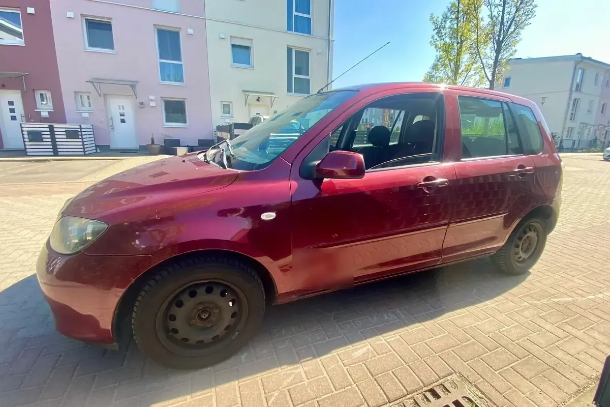 Usata Mazda 2 80 CV (58 kW) 2006 Viola Utilitaria