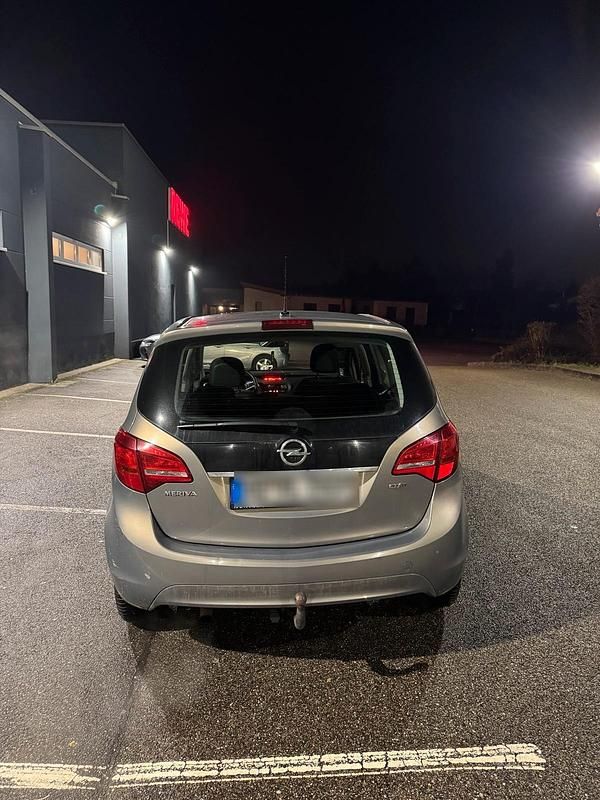 Gebraucht Opel Meriva 101 PS (74 kW) 2010 Braun Van / Kleinbus