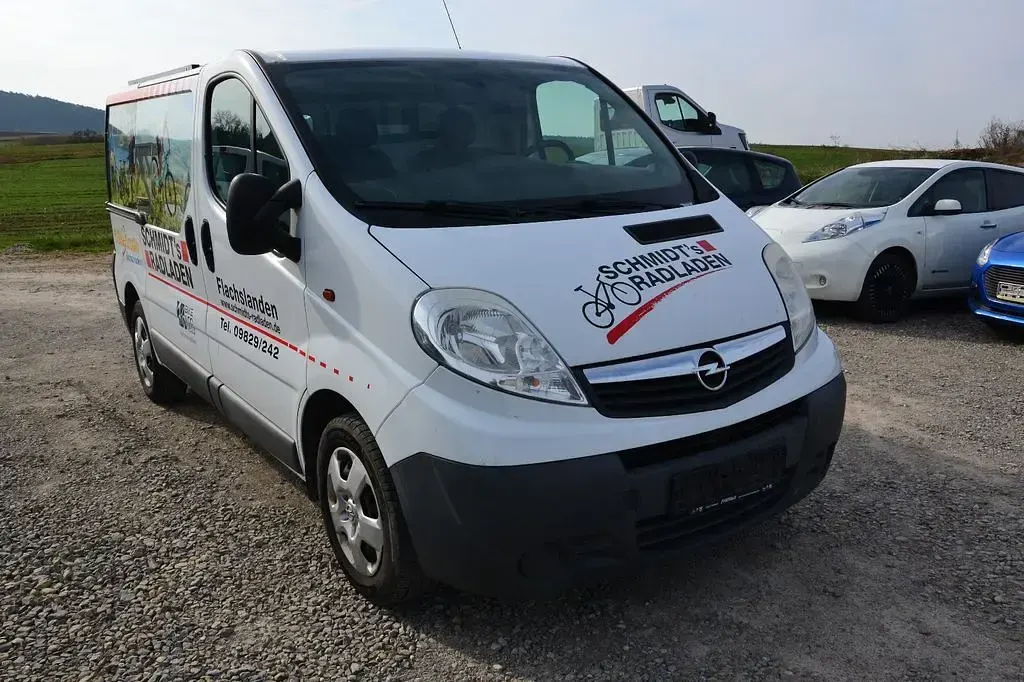 Używany Opel Vivaro 90 KM (66 kW) 2014 Biały Minivan