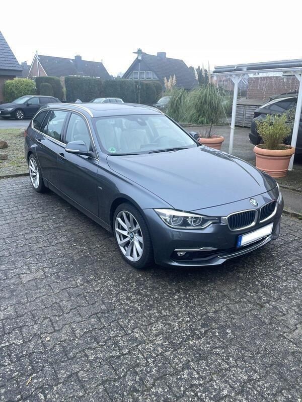 Grau Gebraucht 2017 BMW 330 Luxury Line Kombi | 21.000 € (Fairer Preis) - Bild 1/3