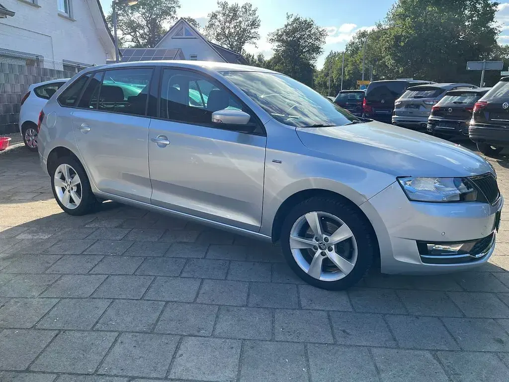 Gebraucht Skoda Rapid Clever 110 PS (80 kW) 2018 Silber Kleinwagen