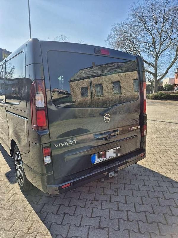 Gebraucht Opel Vivaro 145 PS (106 kW) 2018 Schwarz Van / Kleinbus