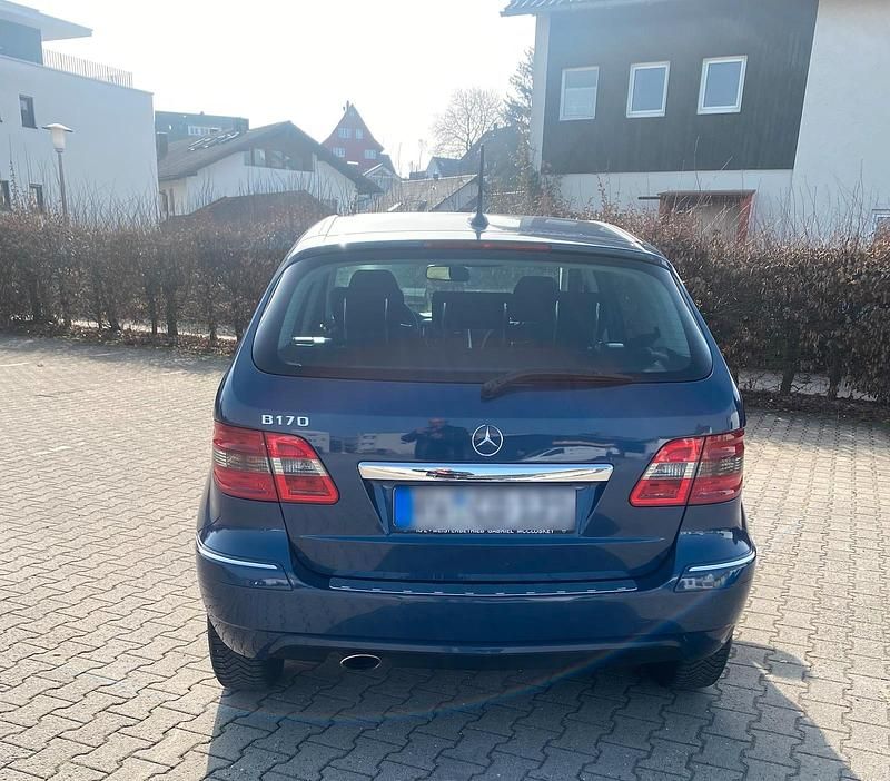 Gebraucht Mercedes B170 116 PS (85 kW) 2009 Blau Van / Kleinbus