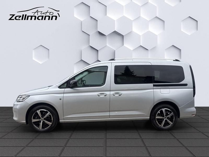 Usado VW Caddy Maxi Style 122 HP (89 kW) 2023 Prateado Monovolume