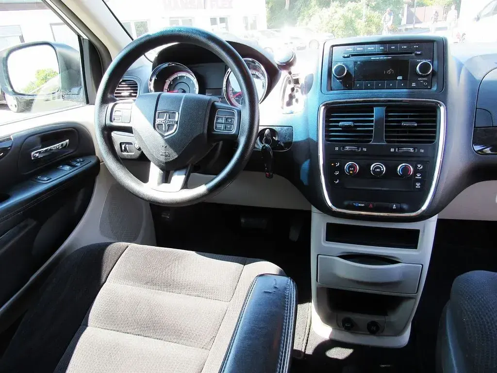 Gebraucht Dodge Grand Caravan 287 PS (211 kW) 2014 Weiß Van / Kleinbus