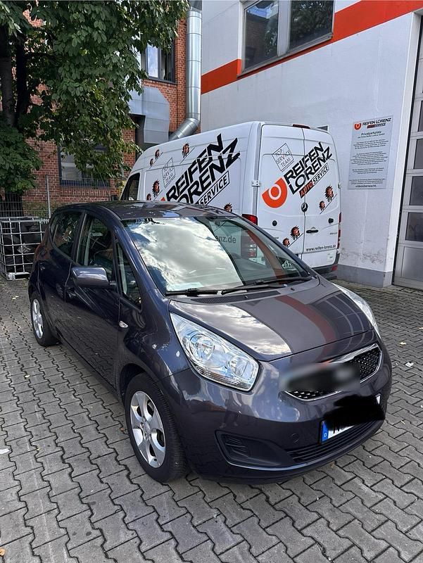Grau Gebraucht 2013 Kia Venga Kleinwagen | 5.500 € (Fairer Preis) - Bild 1/4