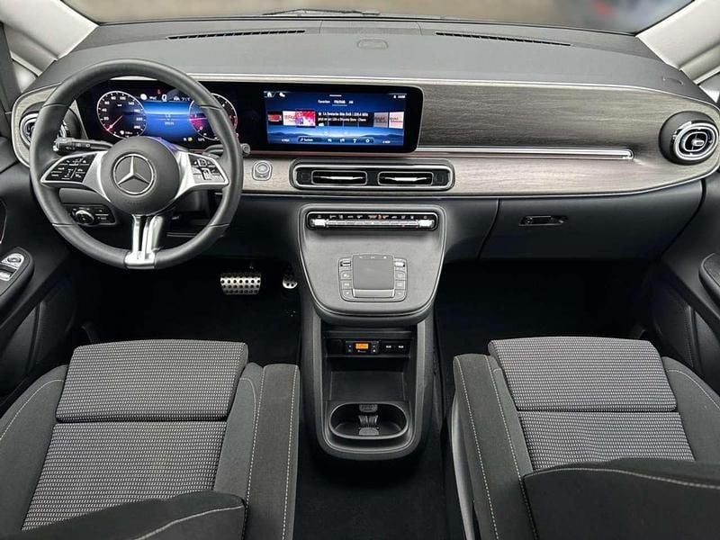 Gebraucht Mercedes V300 Style 237 PS (174 kW) 2024 Sodalithblau met. Van / Kleinbus